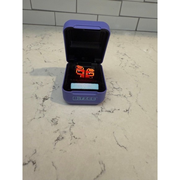 Bitzee Interactive Digital Hologram 3D Pet Takara Tomy Japan - Picture 6 of 10